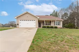 164 McCullough Rd, Mocksville, NC 27028 - Photo 2