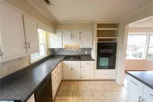 2202 Huntington Rd, Burlington, NC 27215 - Photo 8