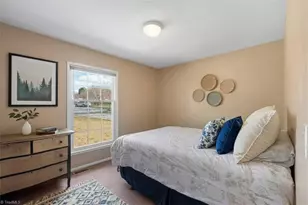 860 Duckview Ct, Winston-Salem, NC 27106 - Photo 10