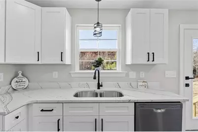 821 Bridge Street, Eden, NC 27288 - Photo 12