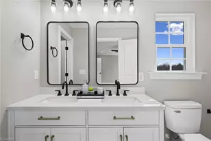 819 Bridge St, Eden, NC 27288 - Photo 18