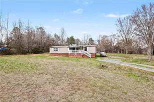 4963 Thom Rd, Mebane, NC 27302 - Photo 4
