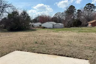 1402 Ardmore Dr, Greensboro, NC 27401 - Photo 10