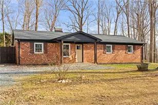 2252 Lucy Ln, Asheboro, NC 27205 - Photo 2