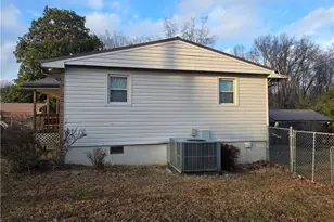 614 Bryant St, Eden, NC 27288 - Photo 4