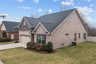 2453 Glenkirk Dr, Burlington, NC 27215 - Photo 36