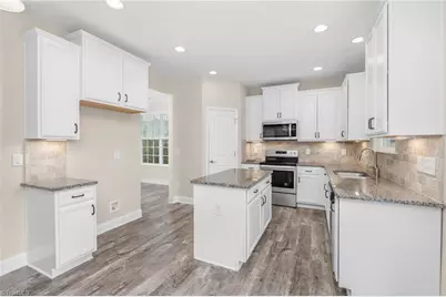 911 Maxine Street, Kernersville, NC 27284 - Photo 8