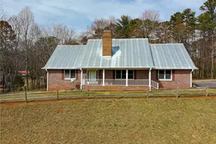 120 Skyline Dr, Elkin, NC 28621 - Photo 2