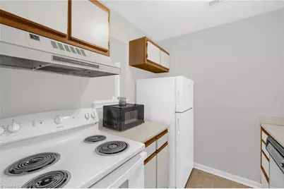 511 Mystic Drive #E, Greensboro, NC 27406 - Photo 16