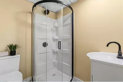 803 Sunset Drive, High Point, NC 27262 - Photo 40