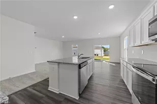 318 Shiloh Wy, Mebane, NC 27302 - Photo 8