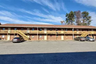 3011 Broadbay Dr, Winston-Salem, NC 27107 - Photo 1