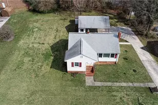 416 Greenwood Dr, High Point, NC 27262 - Photo 2