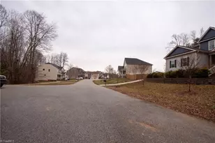 5409 Torwood Dr, Greensboro, NC 27409 - Photo 28