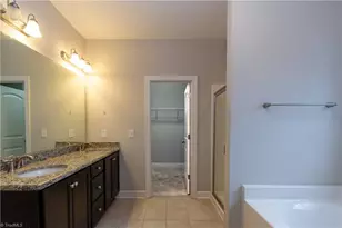 5409 Torwood Dr, Greensboro, NC 27409 - Photo 18