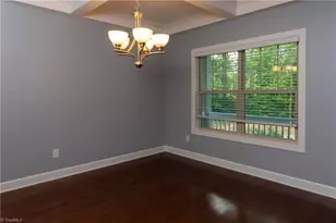 5409 Torwood Dr, Greensboro, NC 27409 - Photo 6
