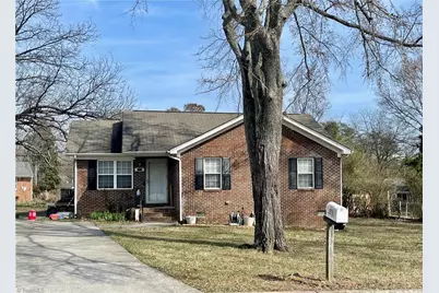 3216 Wellingford Drive, High Point, NC 27265 - Photo 4