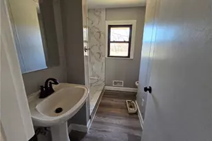 912 Friendly Rd, Eden, NC 27288 - Photo 12