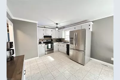 240 Oakcrest Drive, Madison, NC 27025 - Photo 10