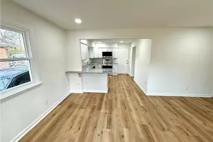 2010 Sharonbrook Dr, Greensboro, NC 27405 - Photo 6