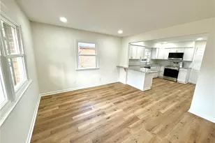 2010 Sharonbrook Dr, Greensboro, NC 27405 - Photo 6
