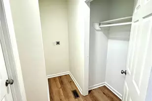 2010 Sharonbrook Dr, Greensboro, NC 27405 - Photo 14