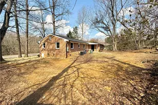 2010 Sharonbrook Dr, Greensboro, NC 27405 - Photo 24