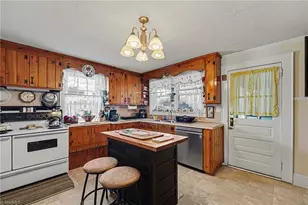 1729 S Scales St, Reidsville, NC 27320 - Photo 6