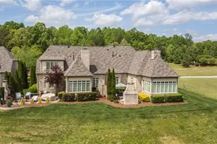 39 Creswell Manor Dr, Greensboro, NC 27407 - Photo 8