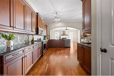 39 Creswell Manor Drive, Greensboro, NC 27407 - Photo 18