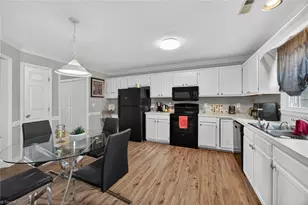 7 Cedar Knoll Ct, Greensboro, NC 27407 - Photo 14