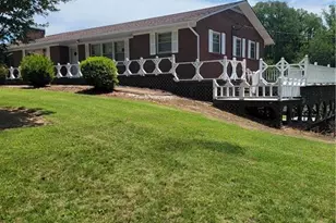 250 Hilltop Acres St, North Wilkesboro, NC 28659 - Photo 8