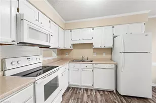 4625 Lawndale Dr, Greensboro, NC 27455 - Photo 8