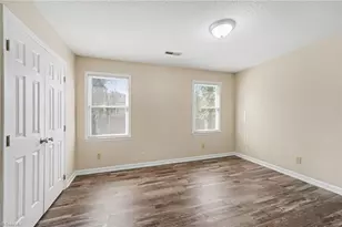 4625 Lawndale Dr, Greensboro, NC 27455 - Photo 10