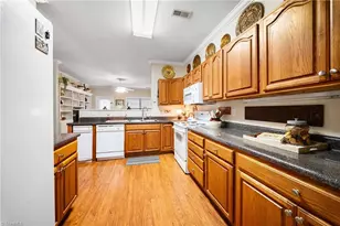 121 Fox Haven Ct, Lexington, NC 27292 - Photo 6