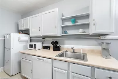 1013 N Elm Street #B6, Greensboro, NC 27401 - Photo 16