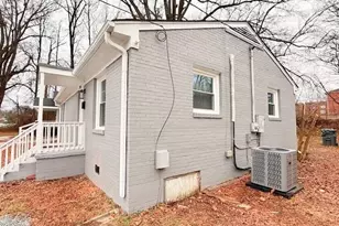 215 Marshall St, Greensboro, NC 27401 - Photo 4