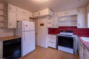 4319 Hicone Rd, Greensboro, NC 27405 - Photo 10