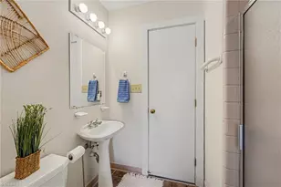 2902 Crossfield Dr, Greensboro, NC 27408 - Photo 18