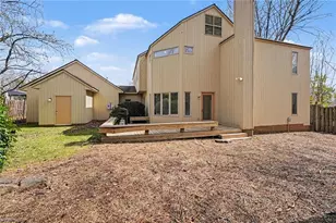 2902 Crossfield Dr, Greensboro, NC 27408 - Photo 40