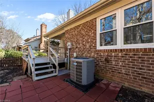 19 Milpond Ln, Greensboro, NC 27455 - Photo 18