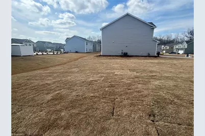 321 Shiloh Way, Mebane, NC 27302 - Photo 4