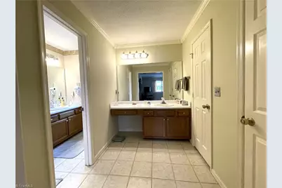 5901 Spanish Oak Drive, Greensboro, NC 27409 - Photo 14
