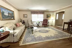 5901 Spanish Oak Dr, Greensboro, NC 27409 - Photo 4