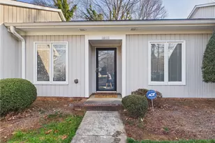 1415 Grantland Pl, Greensboro, NC 27410 - Photo 2