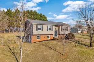 166 Lynnewood Dr, Mount Airy, NC 27030 - Photo 2