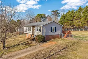 166 Lynnewood Dr, Mount Airy, NC 27030 - Photo 4