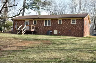 5285 E Holly Grove Rd, Thomasville, NC 27360 - Photo 10