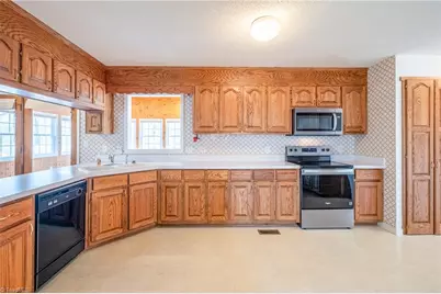 1070 Dun Avenue, Walnut Cove, NC 27052 - Photo 12