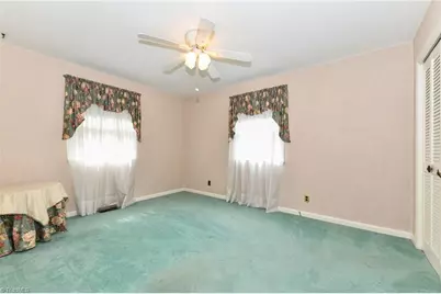 2702 Holly Drive, Greensboro, NC 27408 - Photo 10